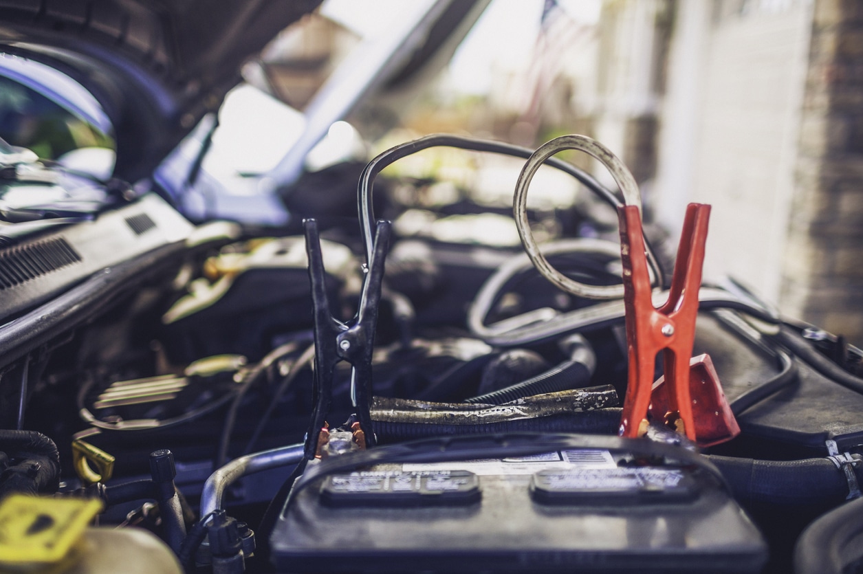 Dead Battery? How to Jump Start Your Car Safely - Dobbs Tire