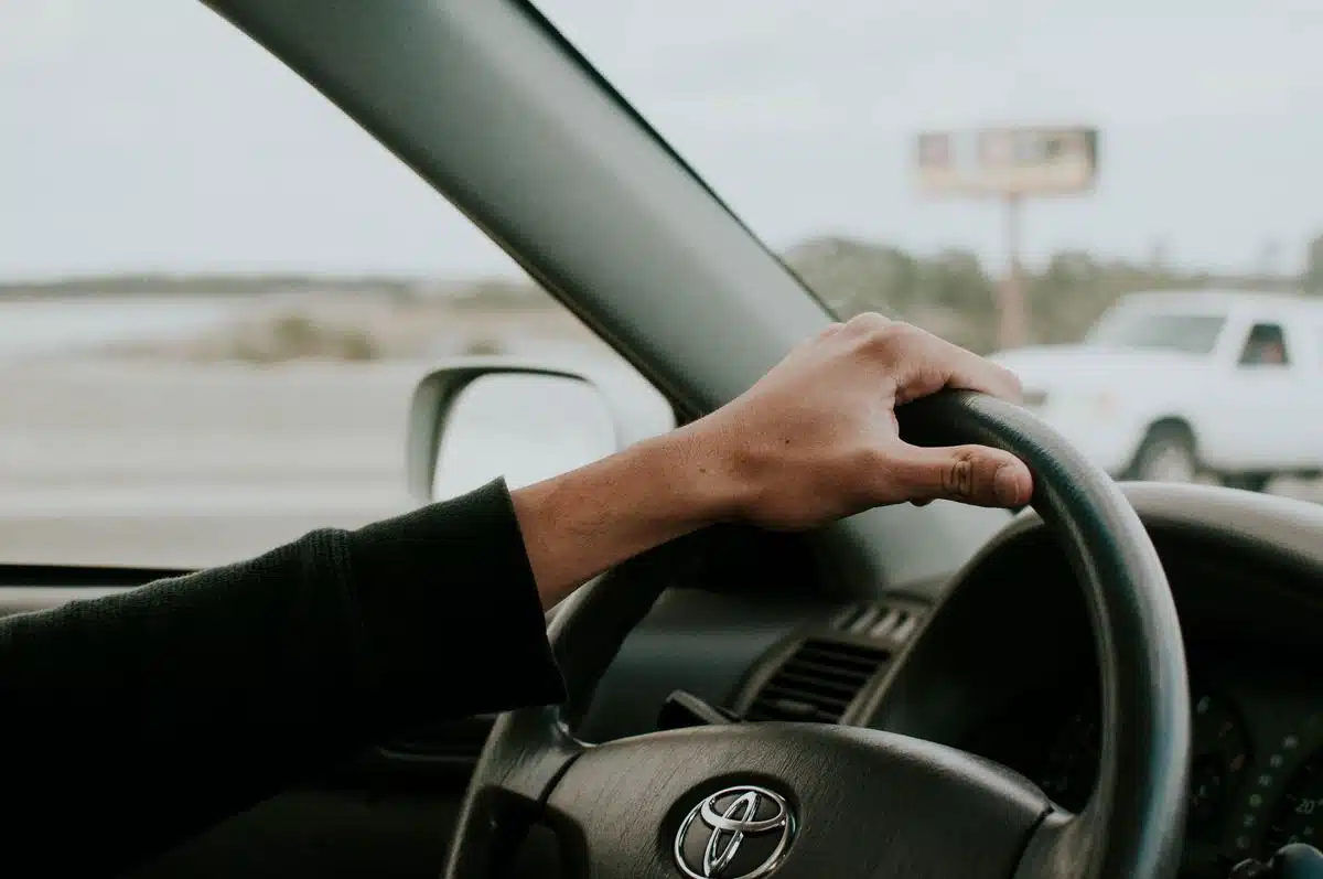 steady steering wheel in vehicle