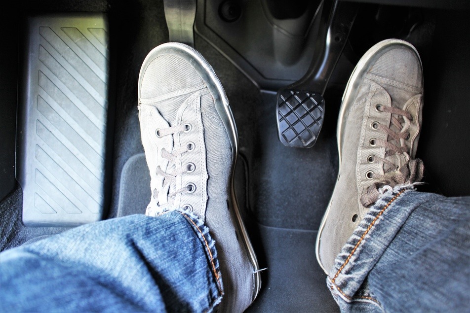get-your-shift-together-and-stop-riding-your-clutch